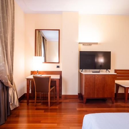 Hotel Airone - Ombrellone Incluso Al Bagno Dolce Vita A Marina Dal 1 Giugno Al 15 Settembre Grosseto Bagian luar foto
