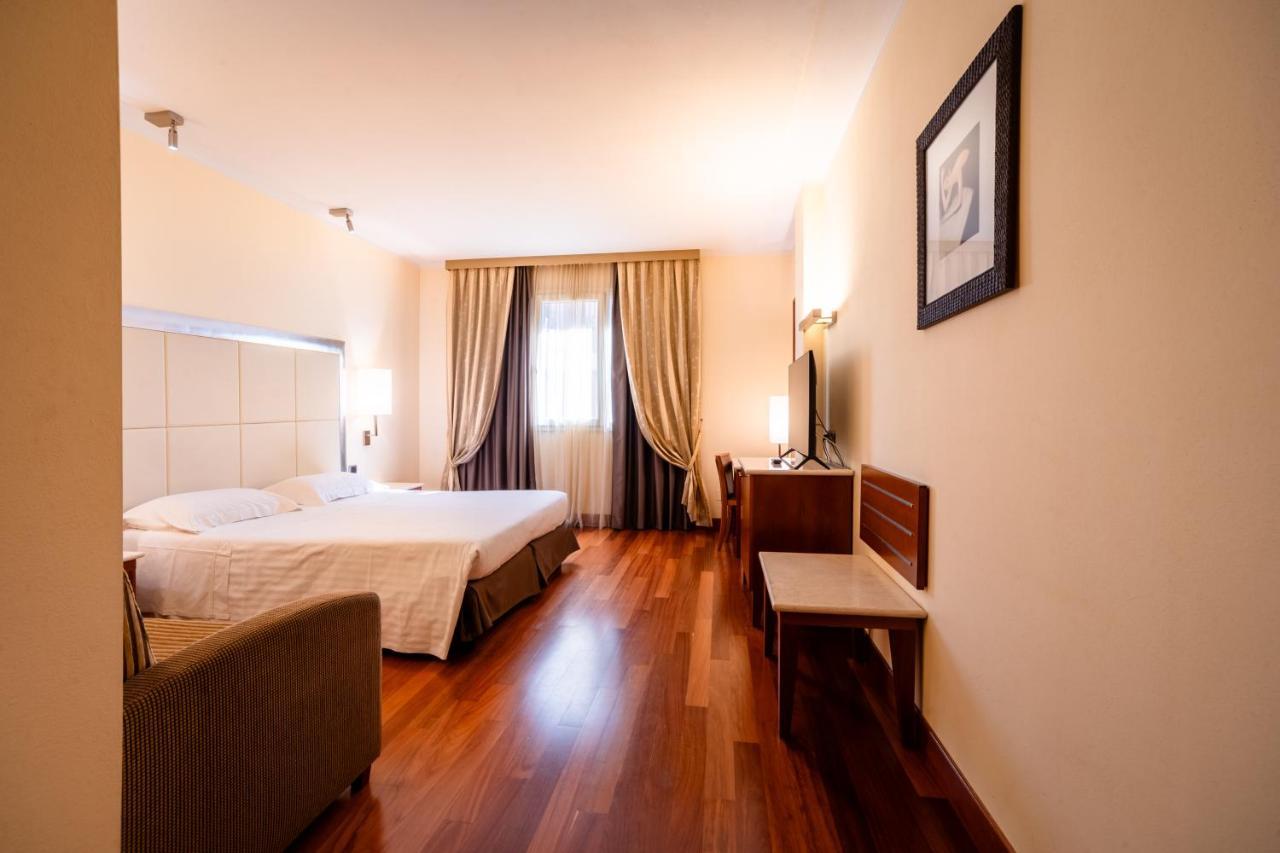 Hotel Airone - Ombrellone Incluso Al Bagno Dolce Vita A Marina Dal 1 Giugno Al 15 Settembre Grosseto Bagian luar foto