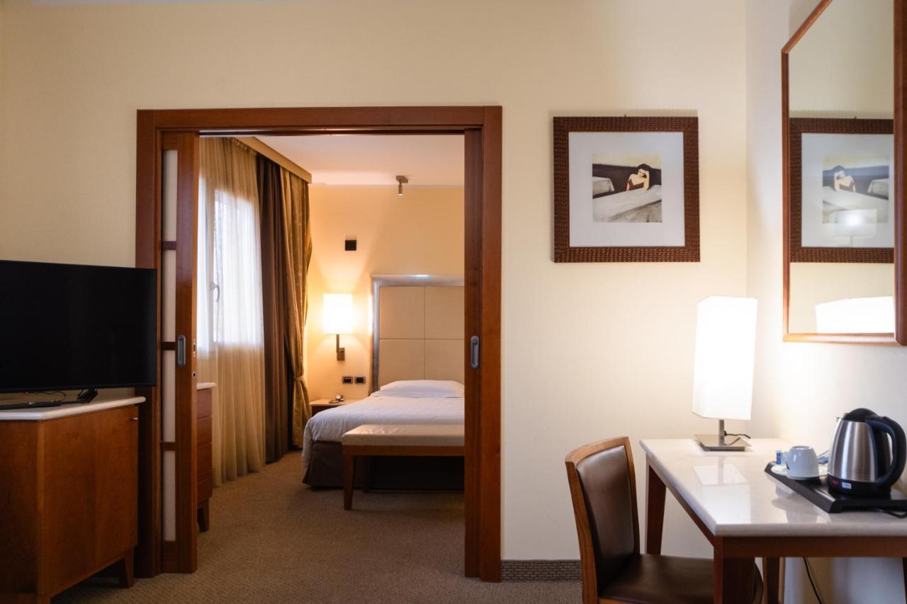 Hotel Airone - Ombrellone Incluso Al Bagno Dolce Vita A Marina Dal 1 Giugno Al 15 Settembre Grosseto Bagian luar foto