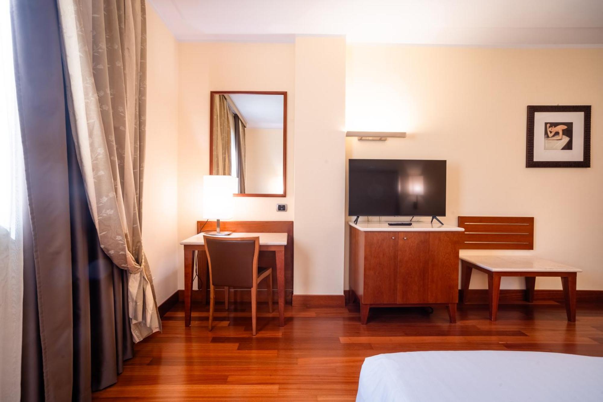 Hotel Airone - Ombrellone Incluso Al Bagno Dolce Vita A Marina Dal 1 Giugno Al 15 Settembre Grosseto Bagian luar foto