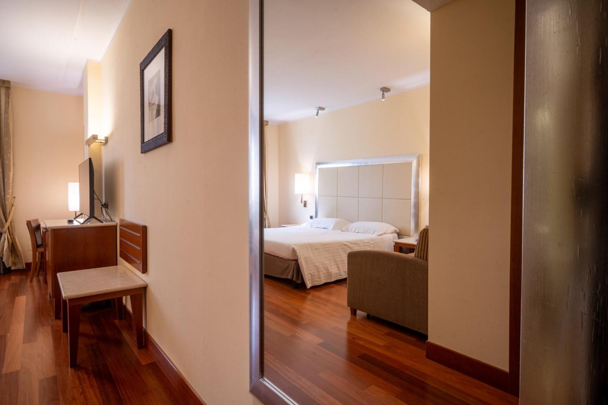 Hotel Airone - Ombrellone Incluso Al Bagno Dolce Vita A Marina Dal 1 Giugno Al 15 Settembre Grosseto Bagian luar foto