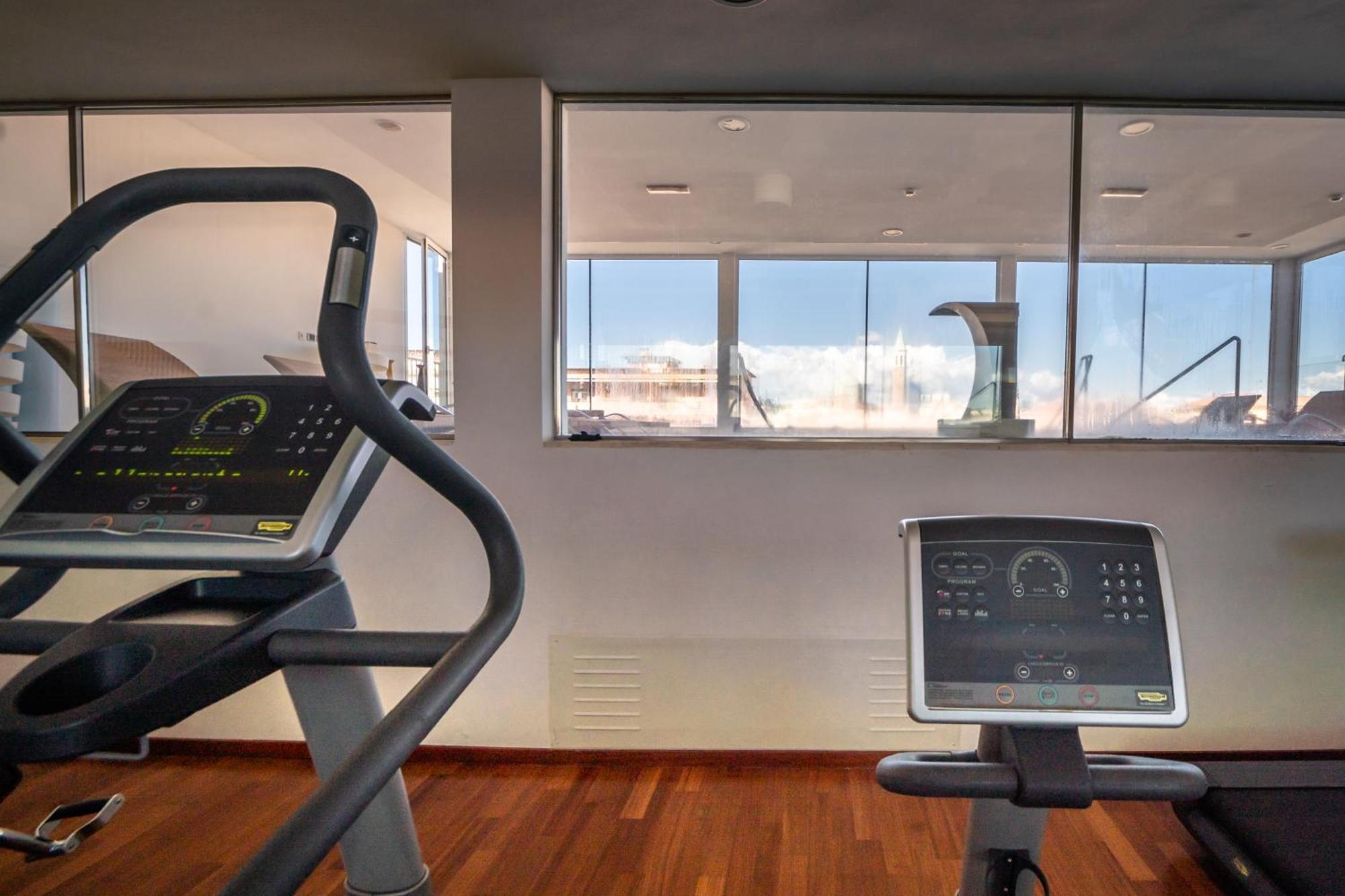 Hotel Airone - Ombrellone Incluso Al Bagno Dolce Vita A Marina Dal 1 Giugno Al 15 Settembre Grosseto Bagian luar foto