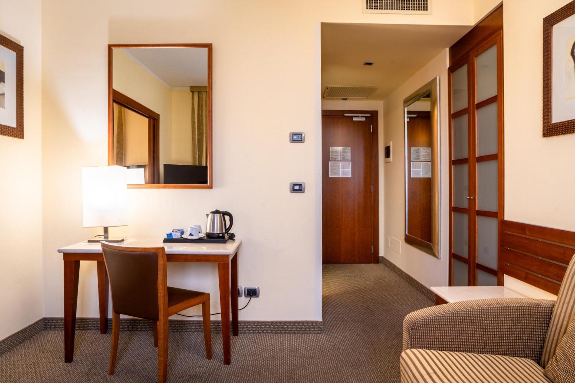 Hotel Airone - Ombrellone Incluso Al Bagno Dolce Vita A Marina Dal 1 Giugno Al 15 Settembre Grosseto Bagian luar foto