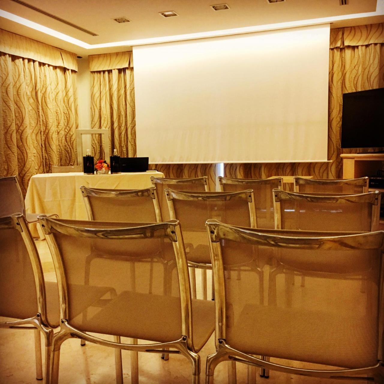 Hotel Airone - Ombrellone Incluso Al Bagno Dolce Vita A Marina Dal 1 Giugno Al 15 Settembre Grosseto Bagian luar foto