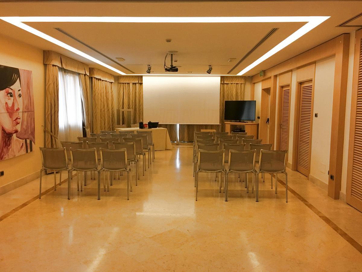Hotel Airone - Ombrellone Incluso Al Bagno Dolce Vita A Marina Dal 1 Giugno Al 15 Settembre Grosseto Bagian luar foto